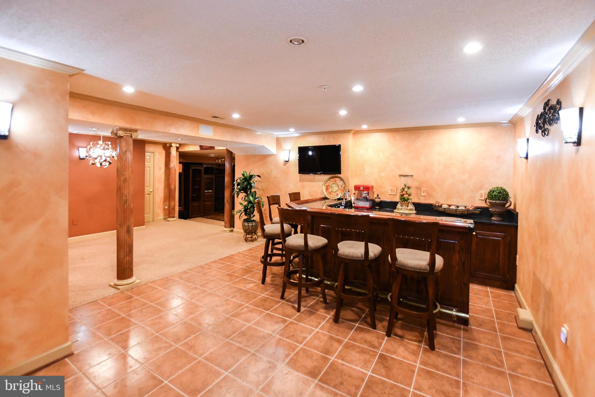 11406 CANTERBURY COURT