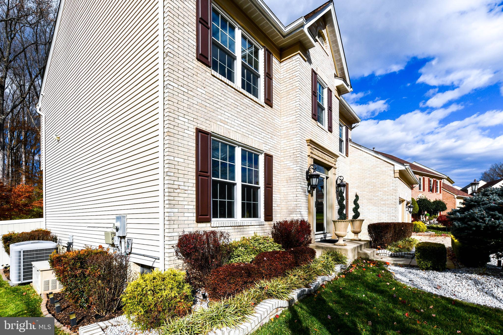 11406 CANTERBURY COURT