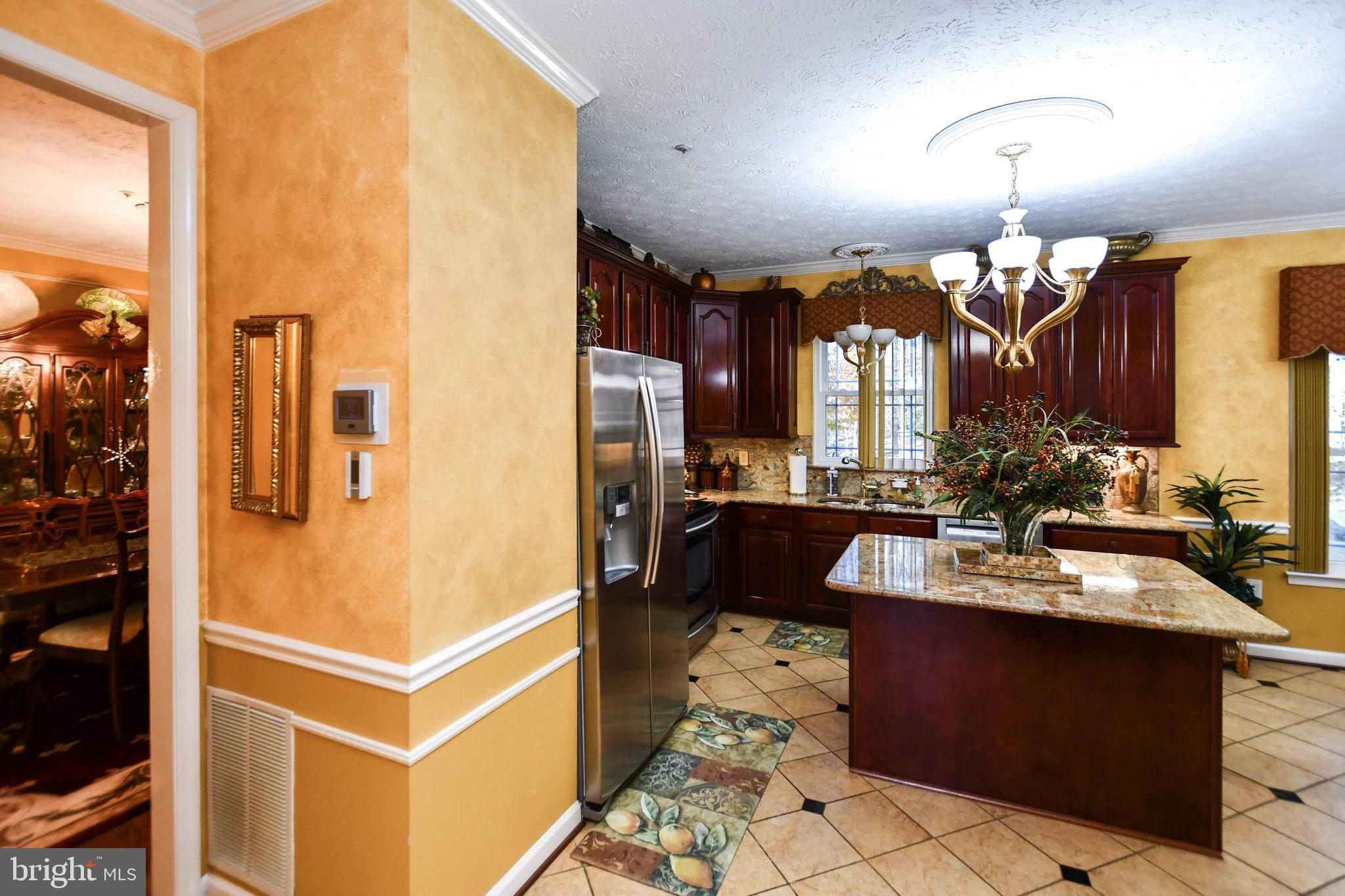 11406 CANTERBURY COURT
