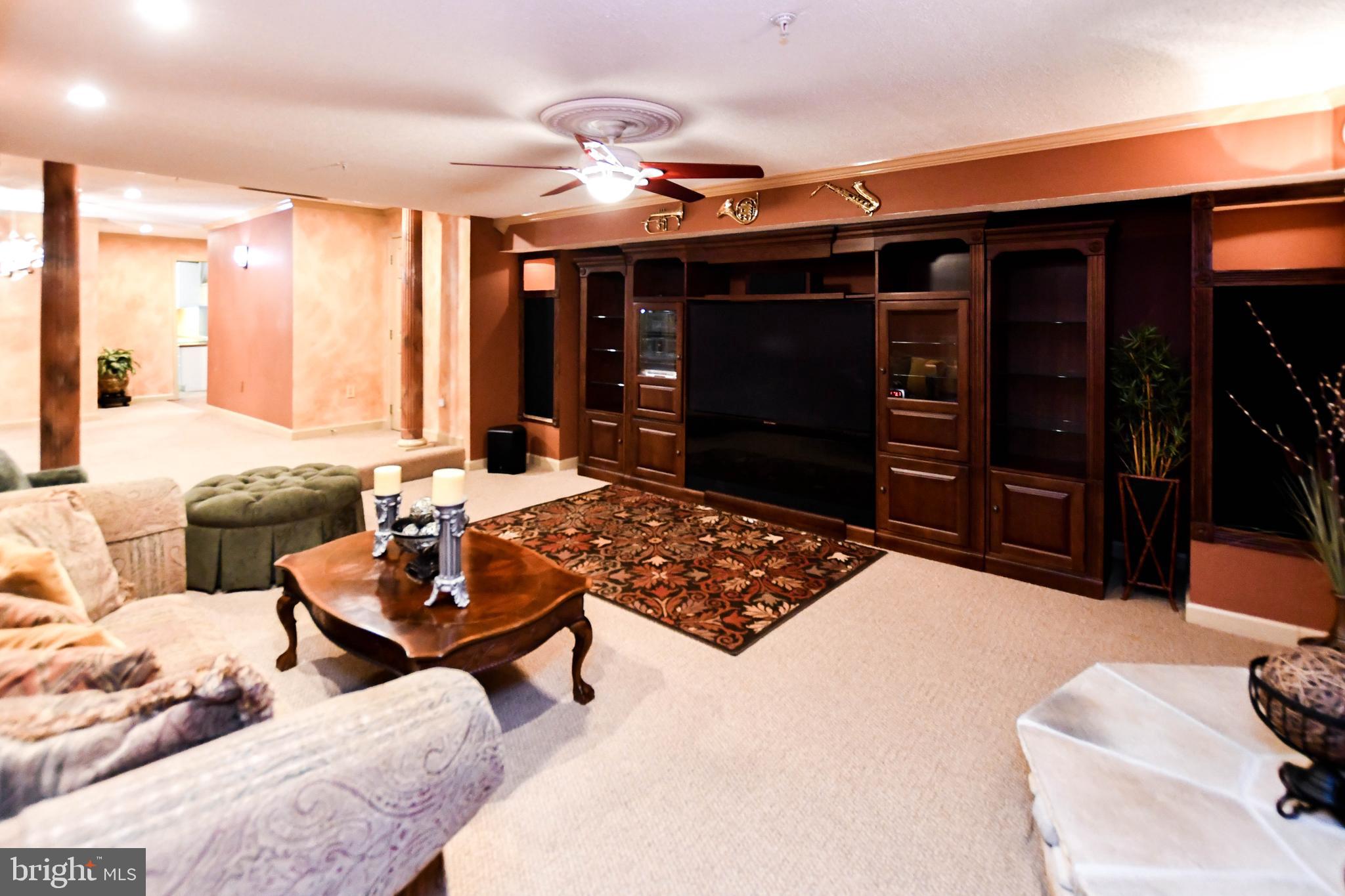 11406 CANTERBURY COURT