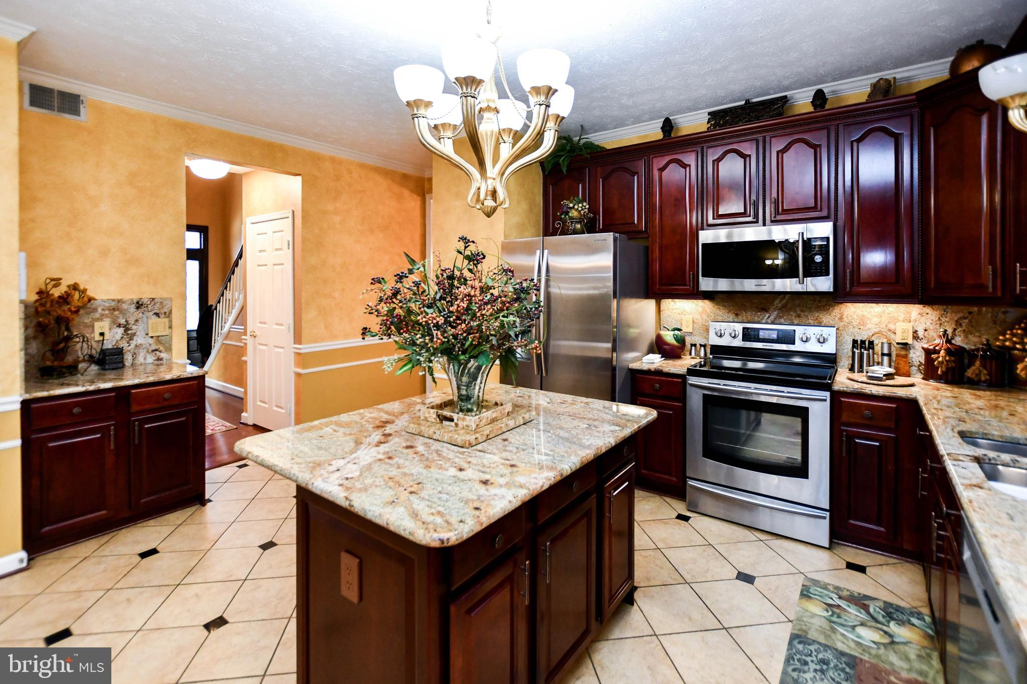 11406 CANTERBURY COURT