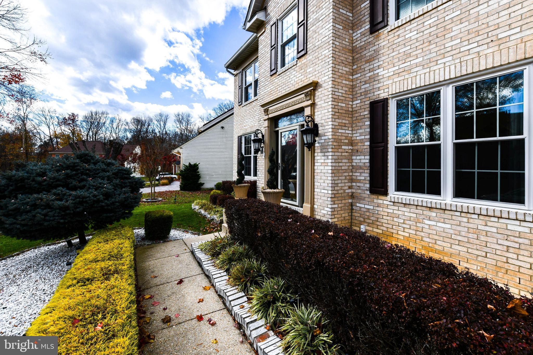 11406 CANTERBURY COURT