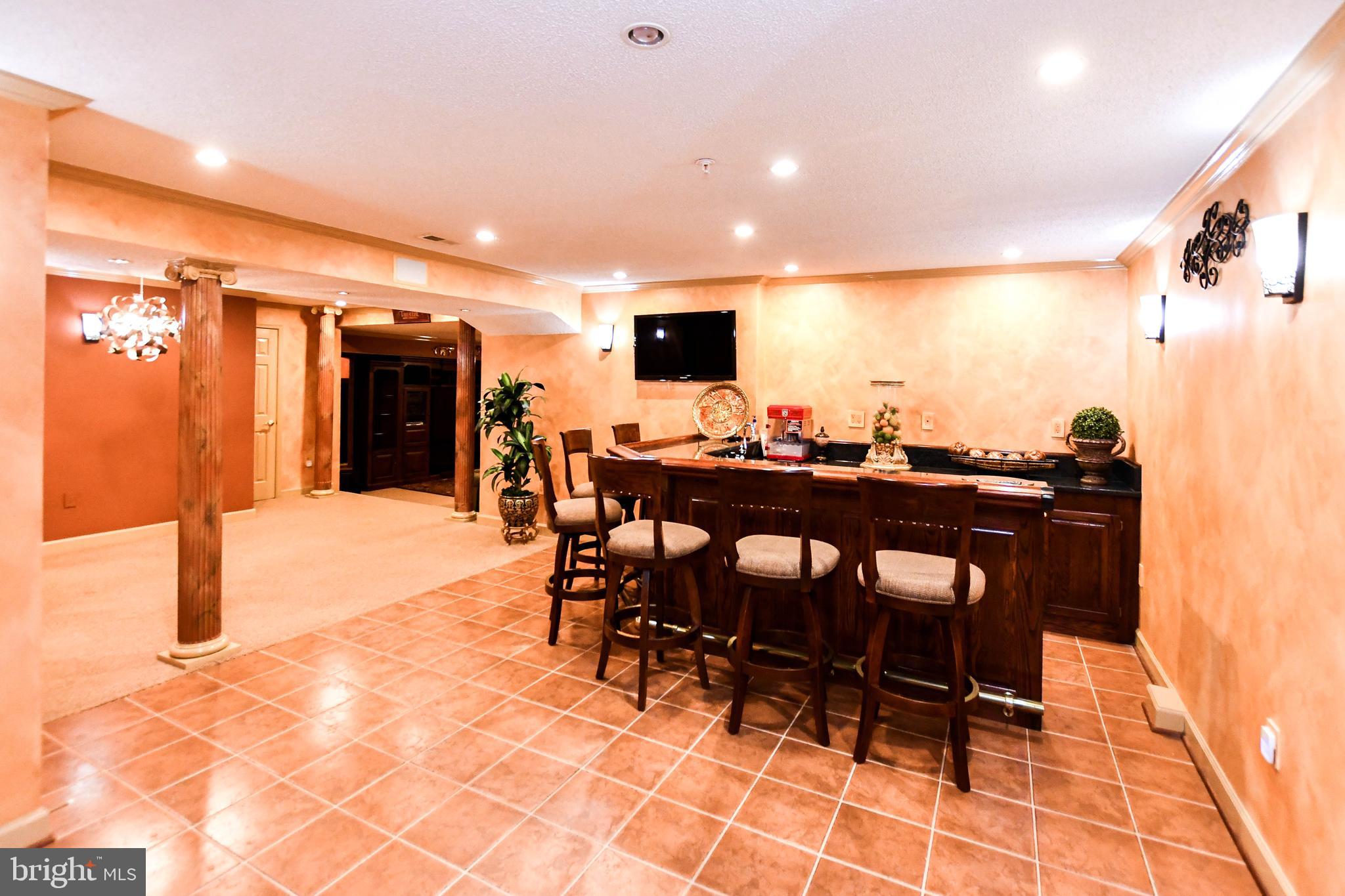 11406 CANTERBURY COURT