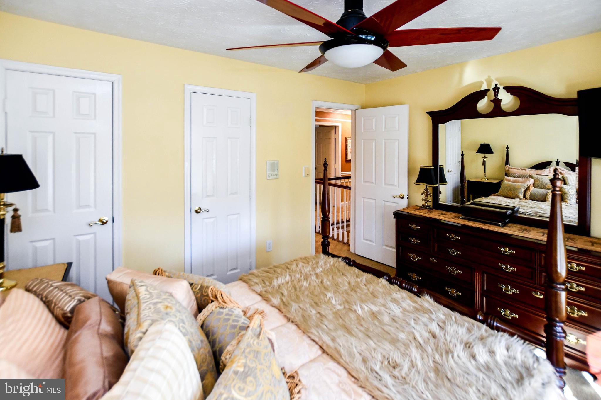 11406 CANTERBURY COURT