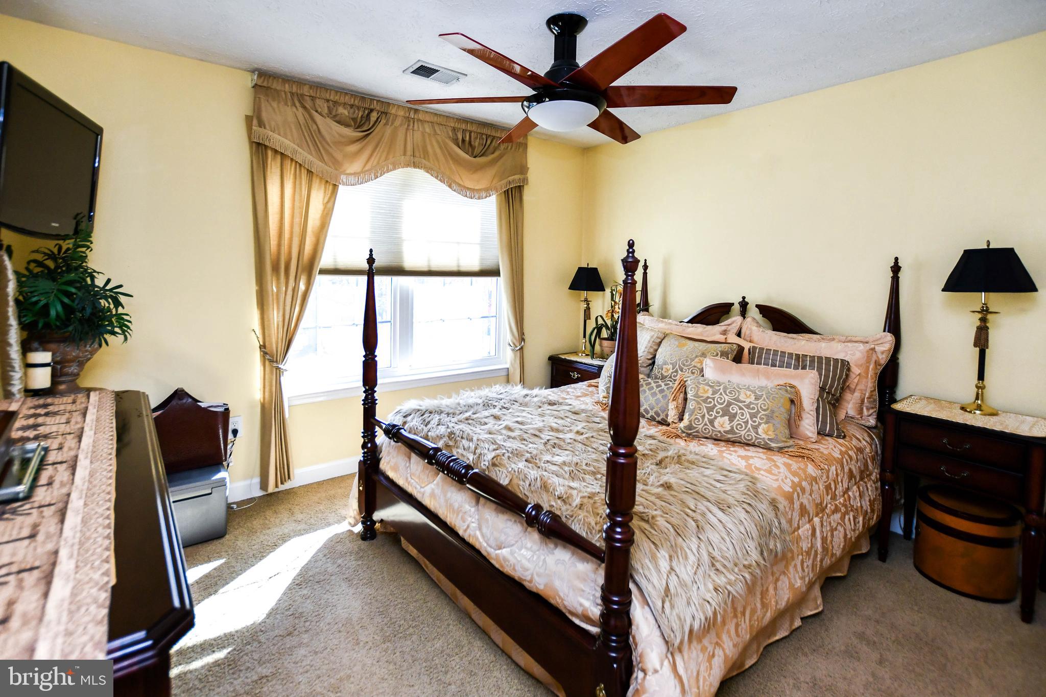 11406 CANTERBURY COURT