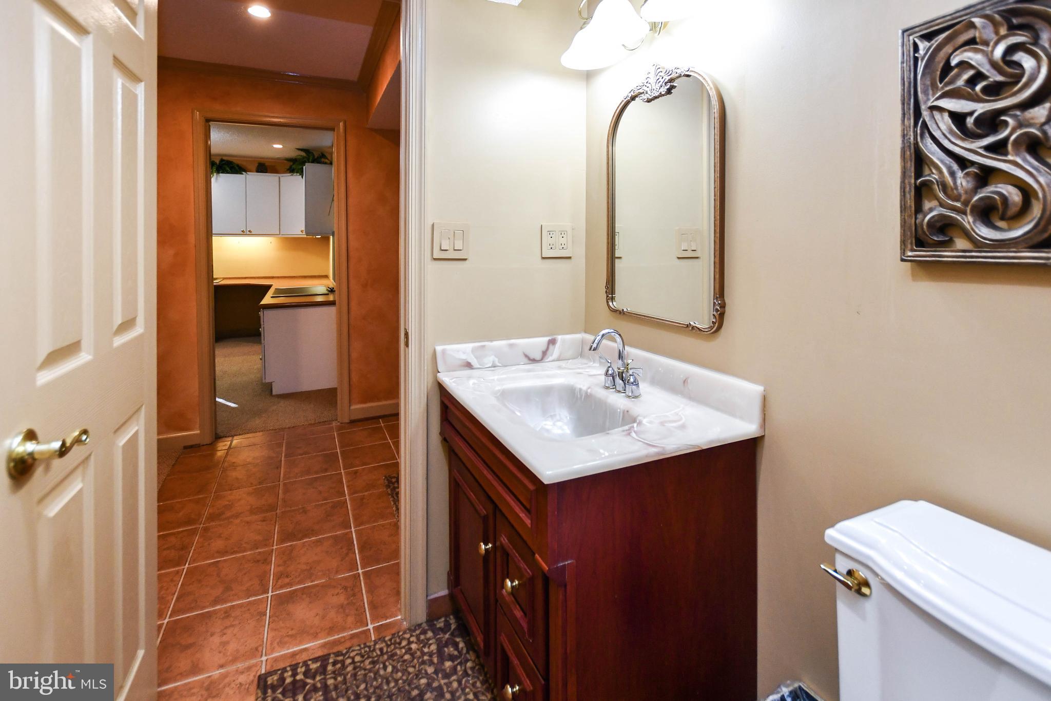 11406 CANTERBURY COURT