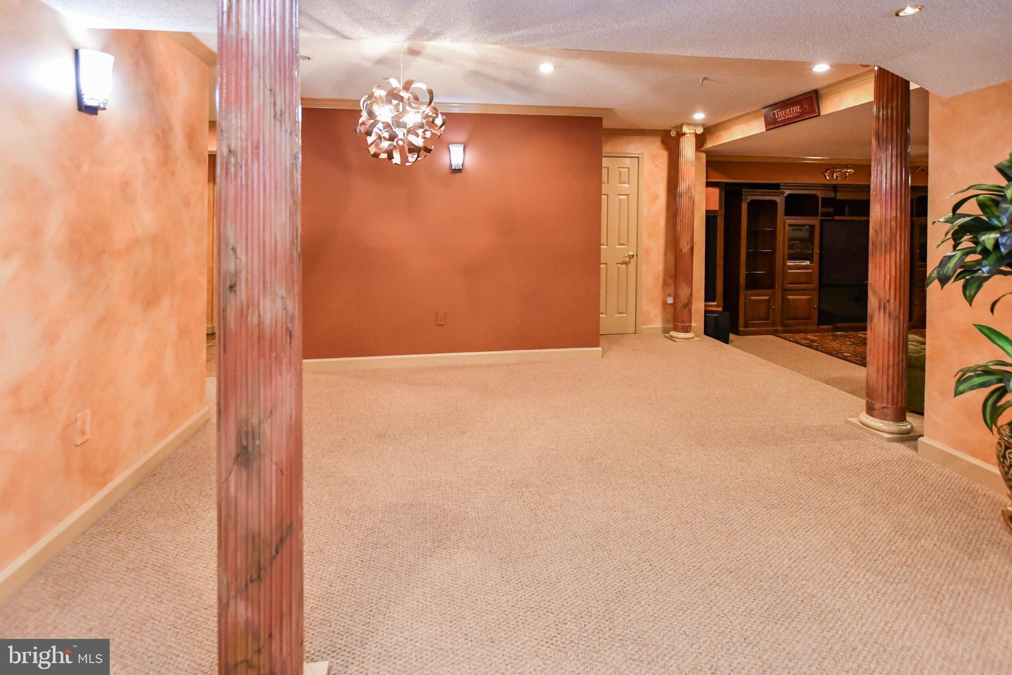 11406 CANTERBURY COURT