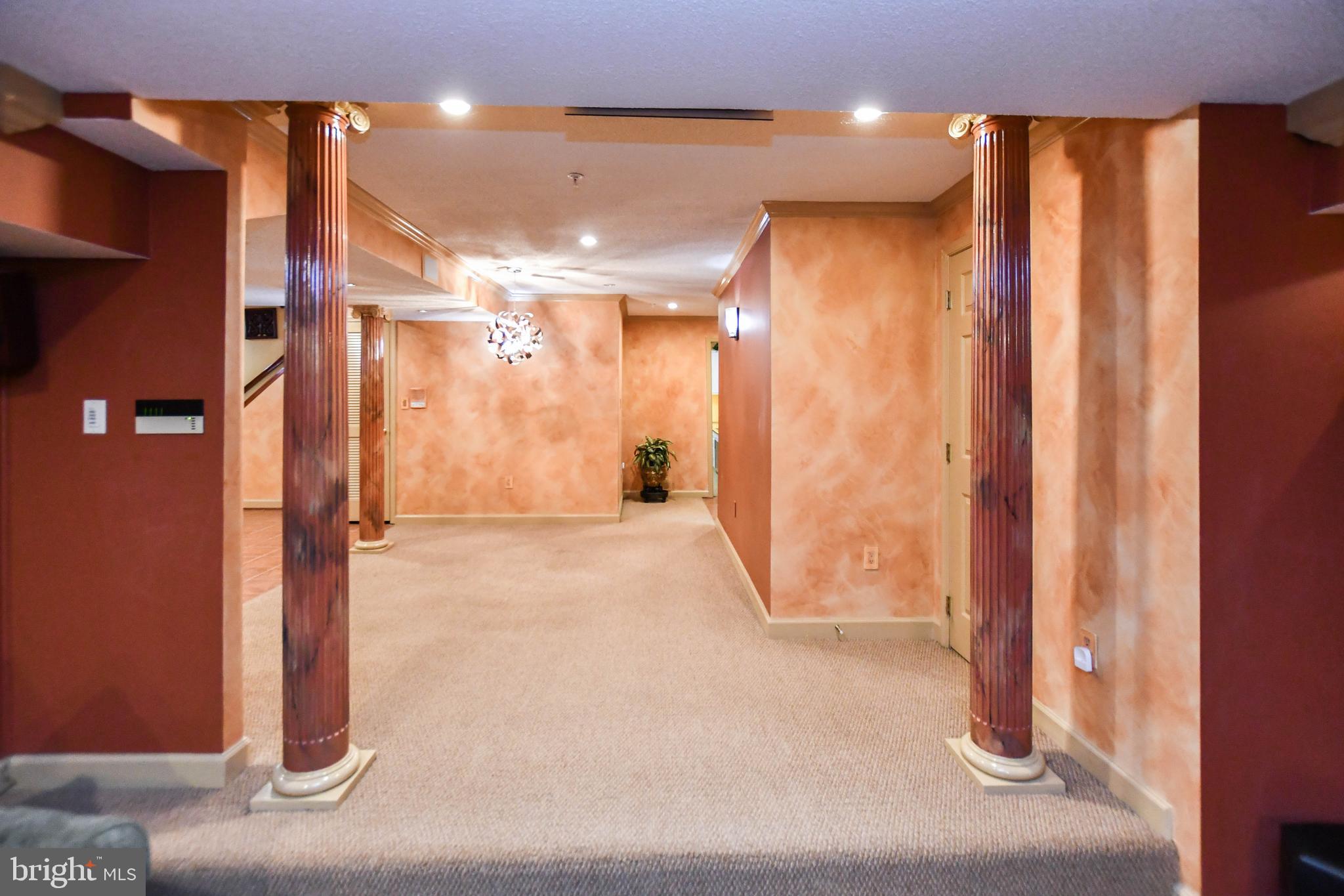 11406 CANTERBURY COURT