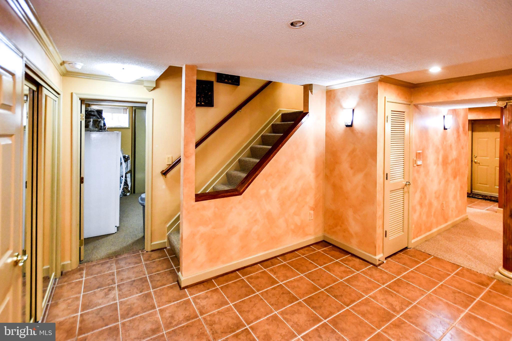 11406 CANTERBURY COURT