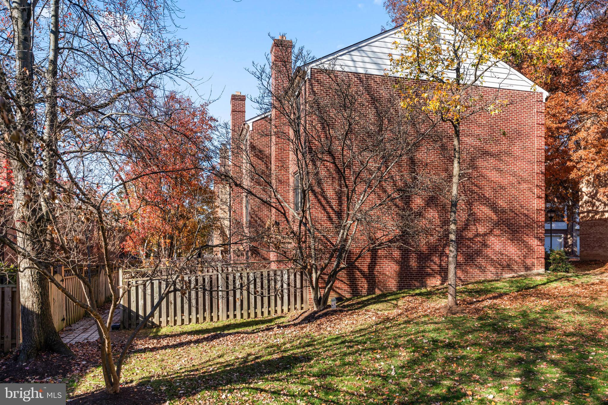 5416 WYCKLOW COURT