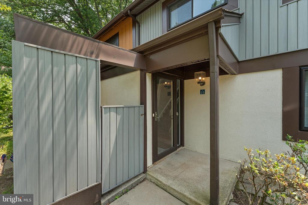 2235 WHEELWRIGHT COURT