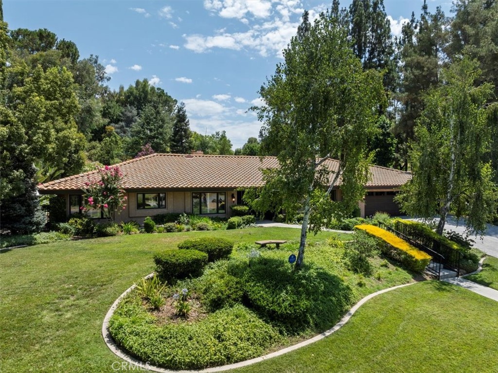 1909 Country Club Lane