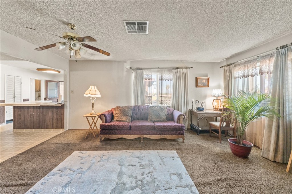 831 W Lugonia