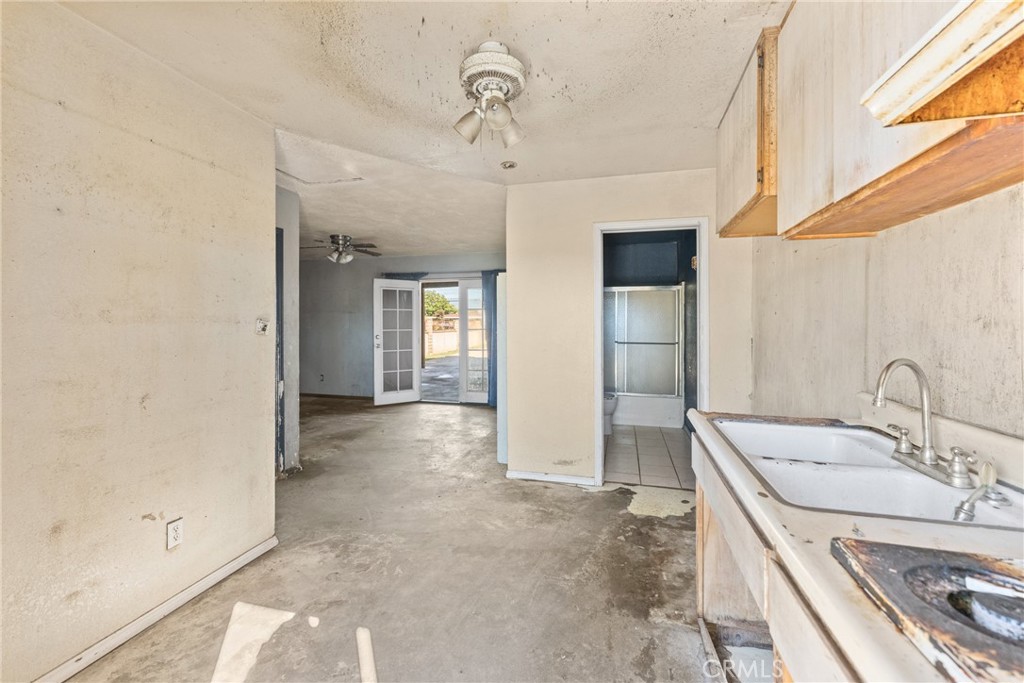 831 W Lugonia