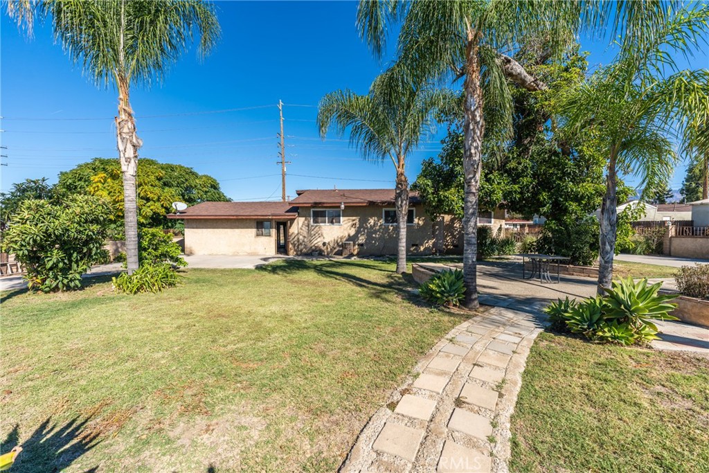 831 W Lugonia