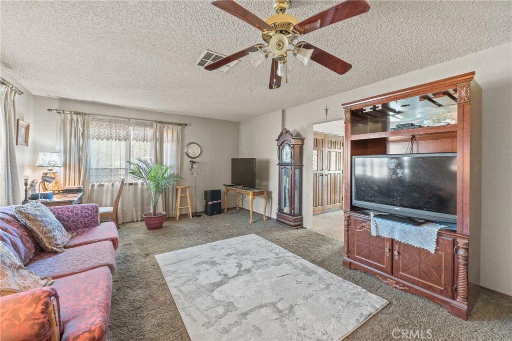 831 W Lugonia