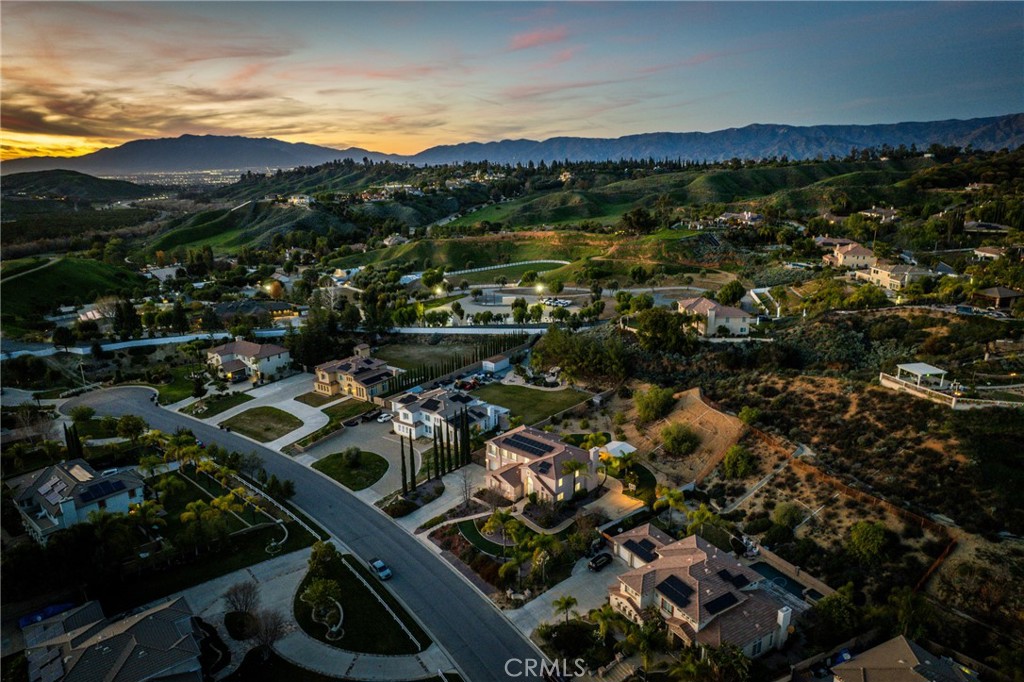 952 Creek View