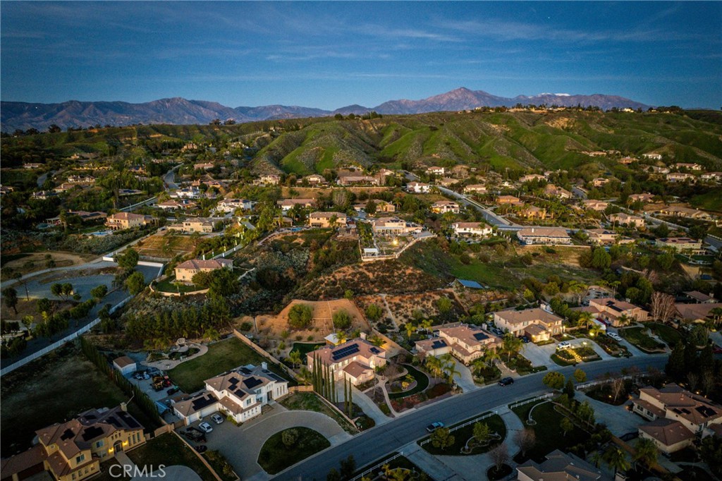 952 Creek View