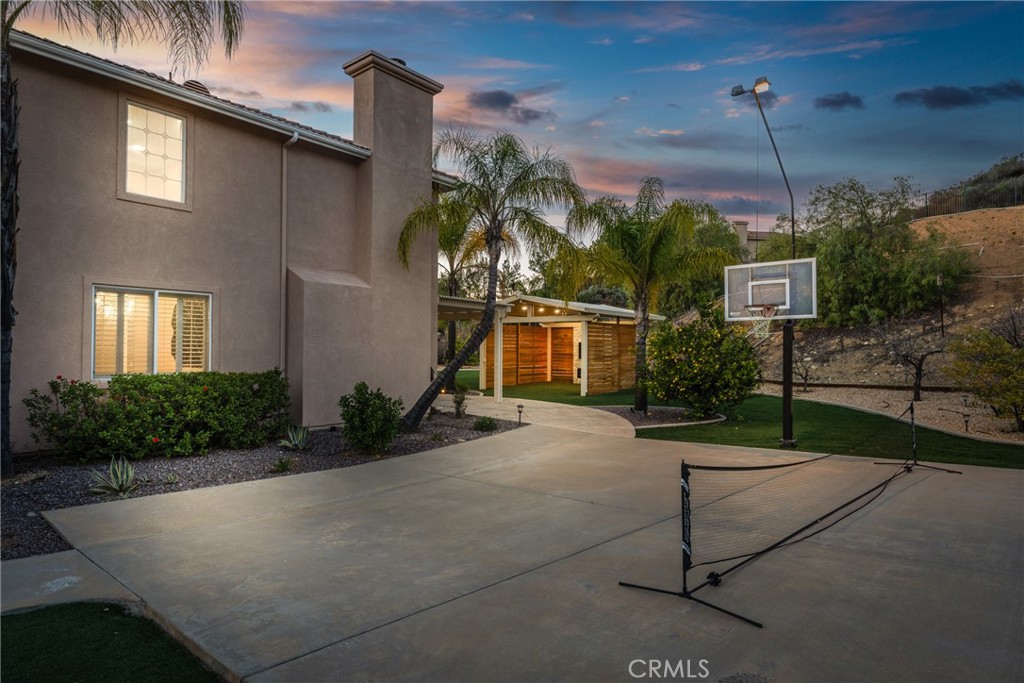 952 Creek View