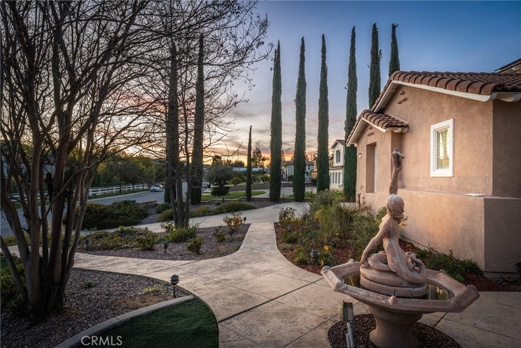 952 Creek View