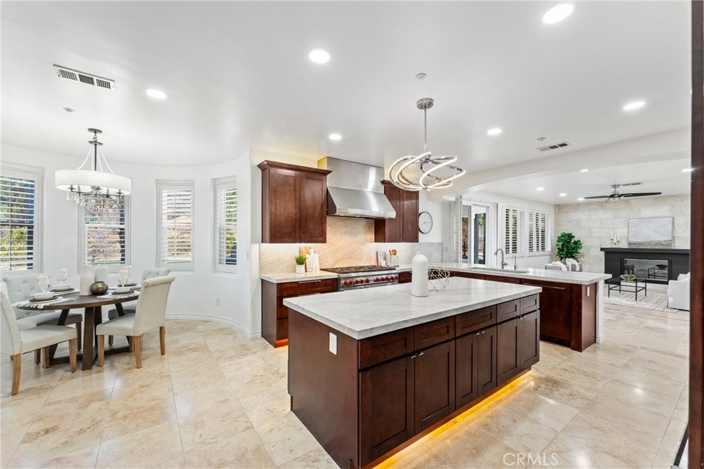 952 Creek View