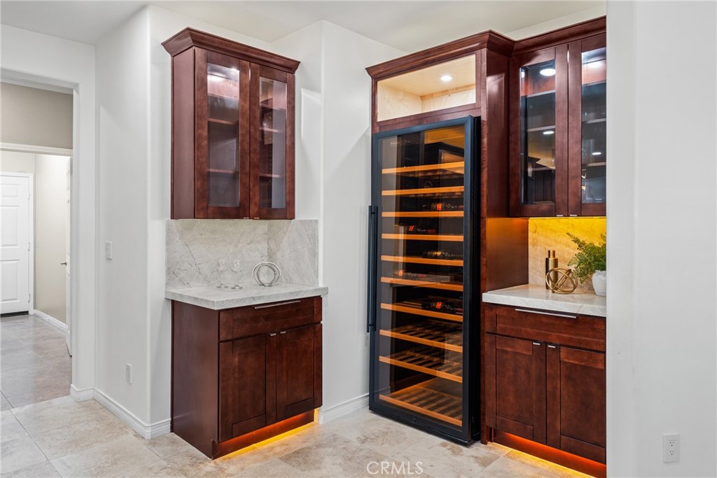 952 Creek View