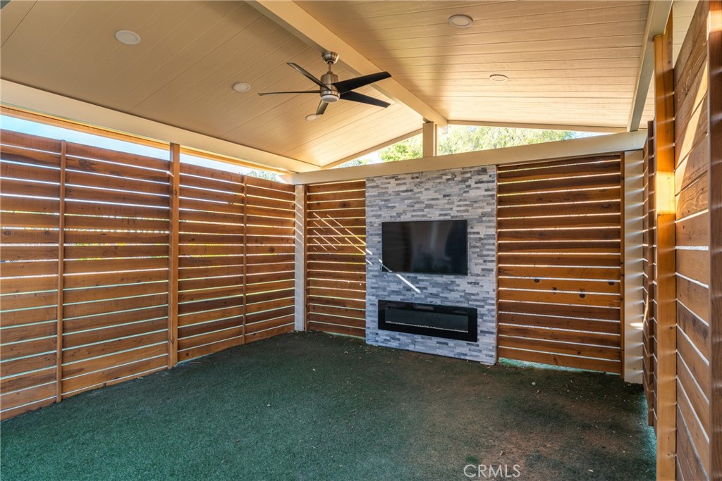 952 Creek View
