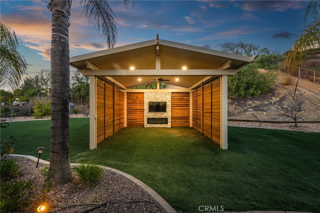 952 Creek View