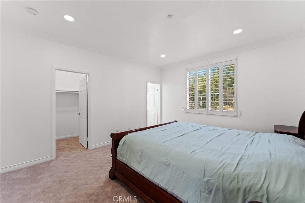 952 Creek View