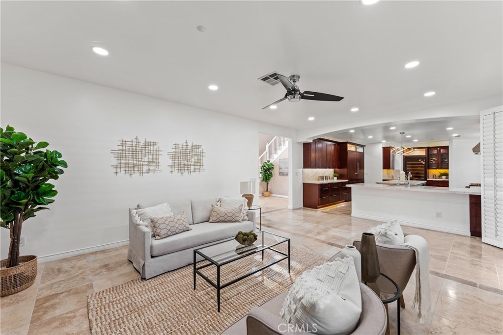 952 Creek View