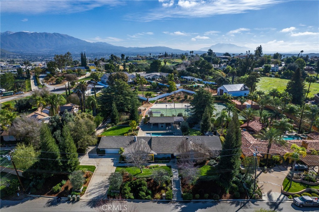 12669 Valley View Lane