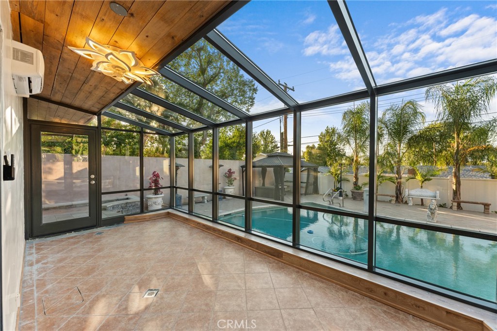 1244 W Highland