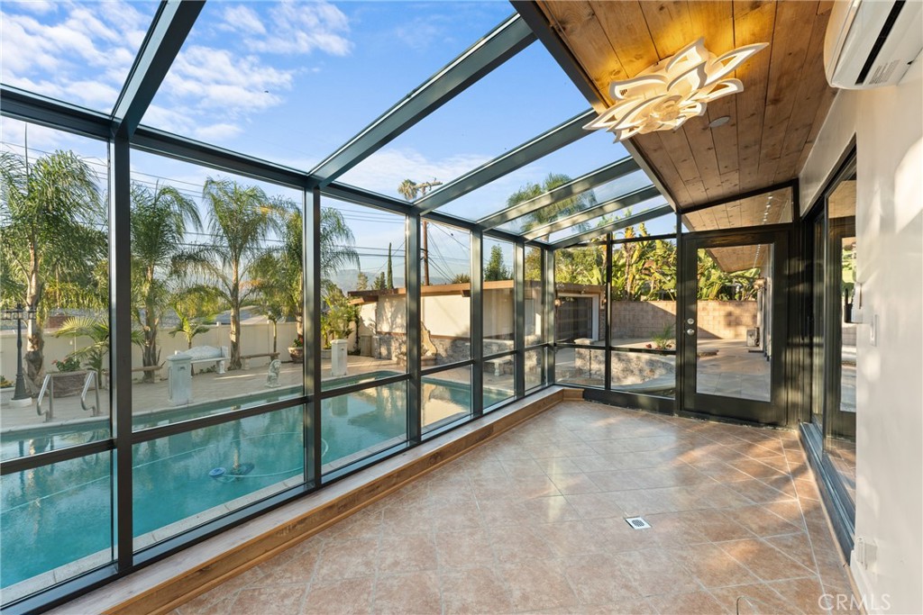 1244 W Highland