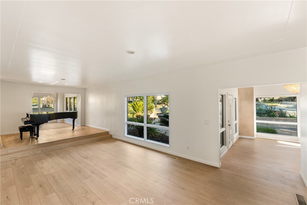 1244 W Highland