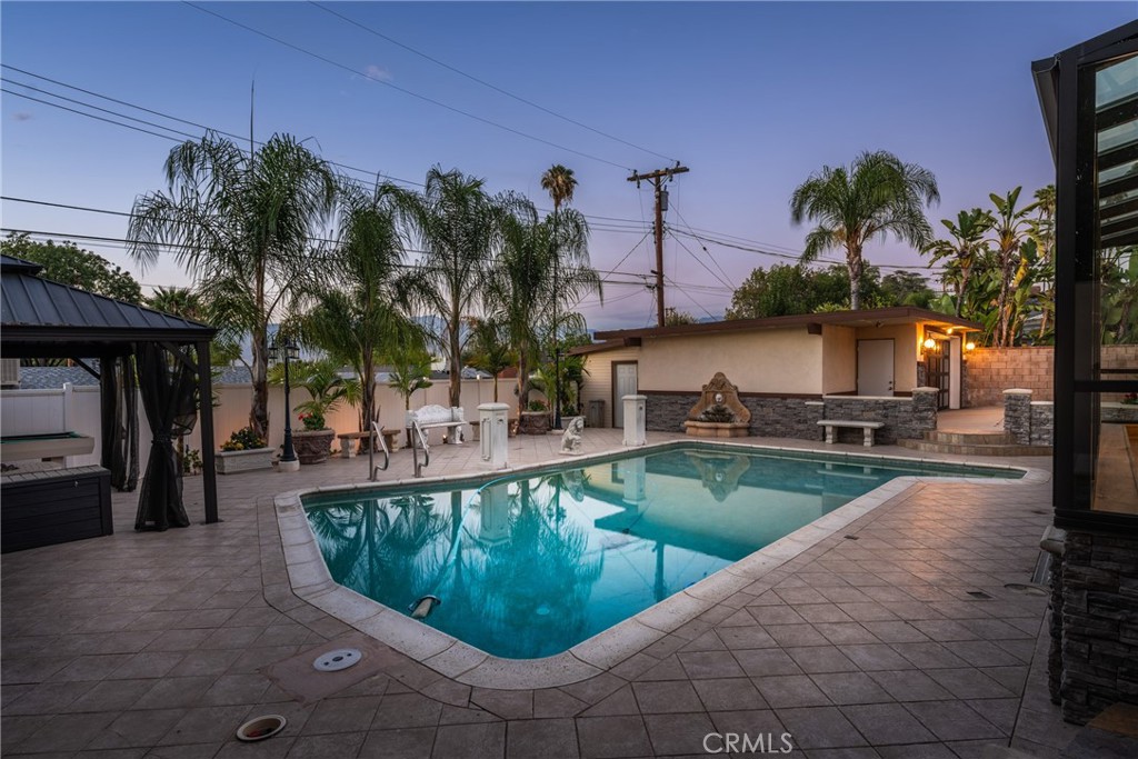 1244 W Highland