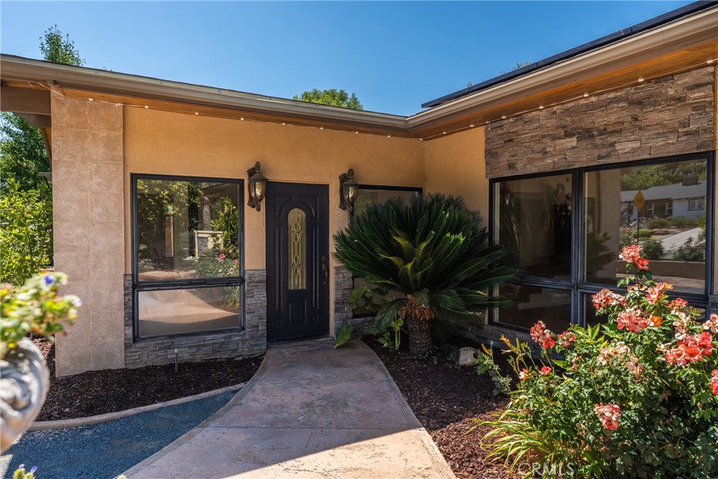 1244 W Highland