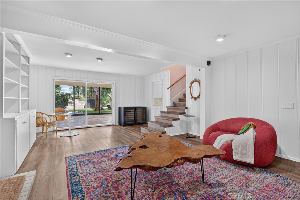 636 E Mariposa