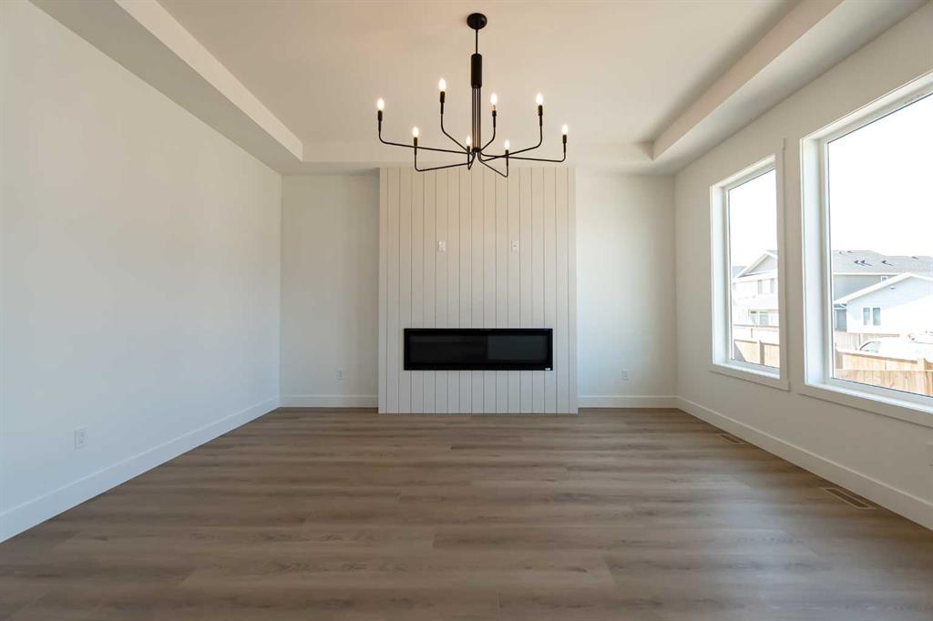 533 Riverhills Way W