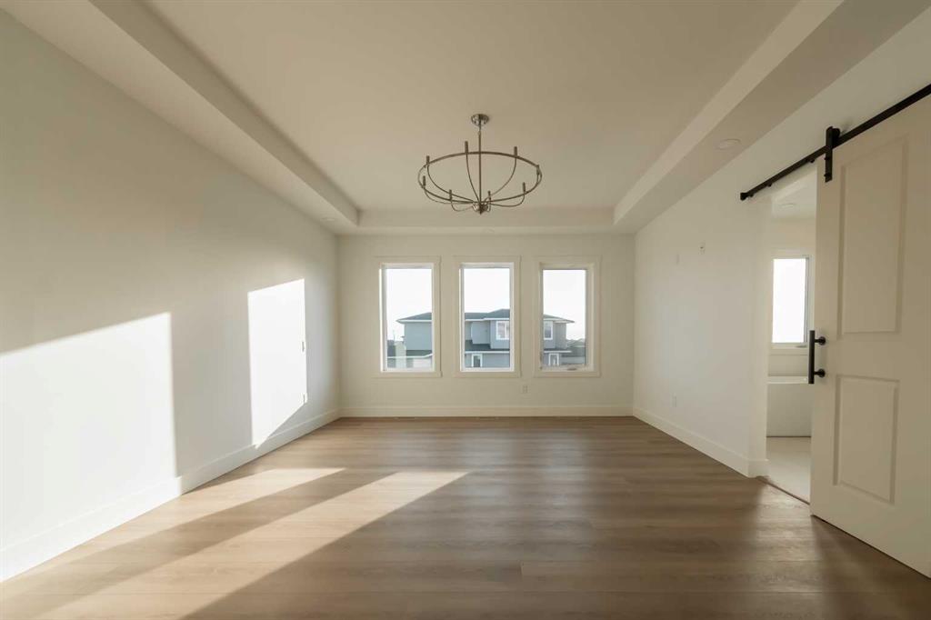 533 Riverhills Way W