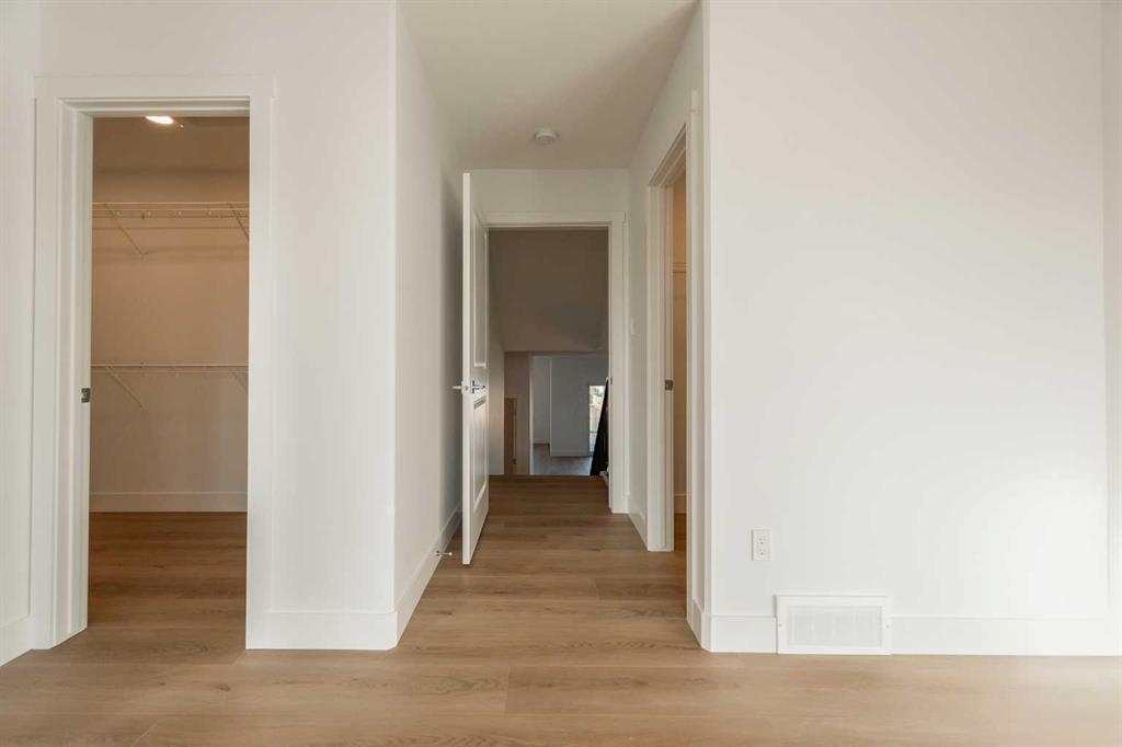 533 Riverhills Way W