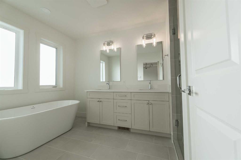 533 Riverhills Way W