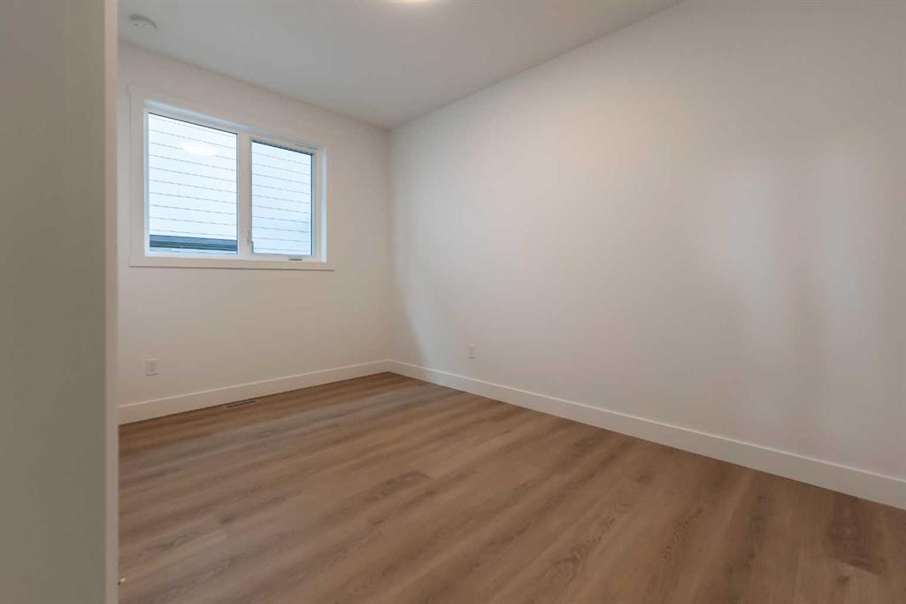 533 Riverhills Way W