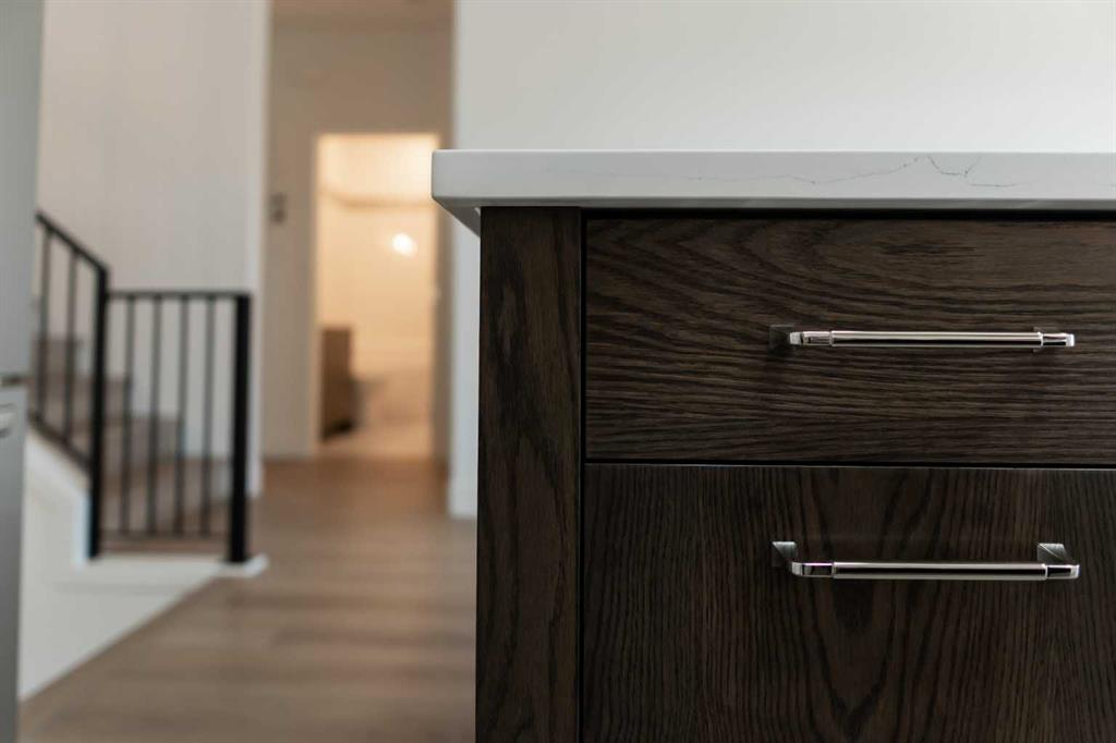 533 Riverhills Way W