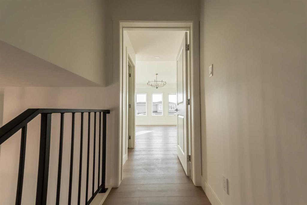 533 Riverhills Way W