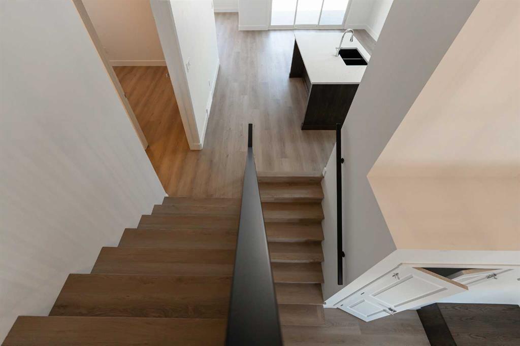 533 Riverhills Way W