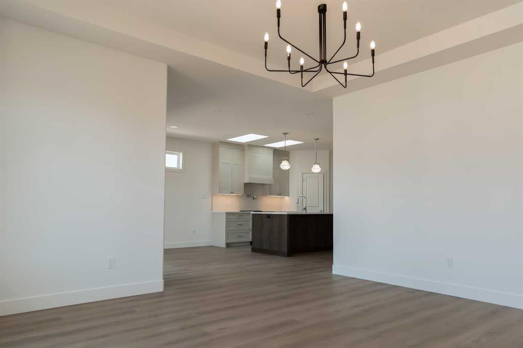 533 Riverhills Way W