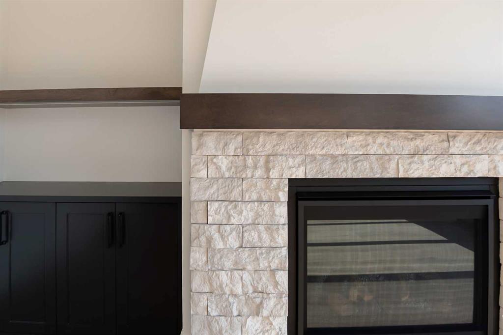 541 Riverhills Way W