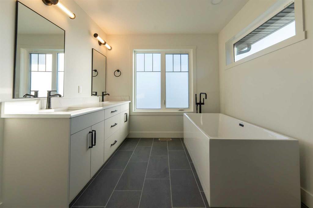 541 Riverhills Way W