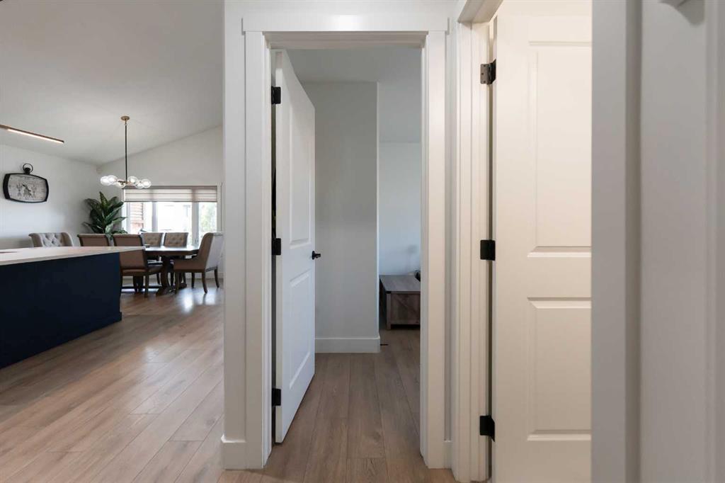 692 Sixmile Crescent S