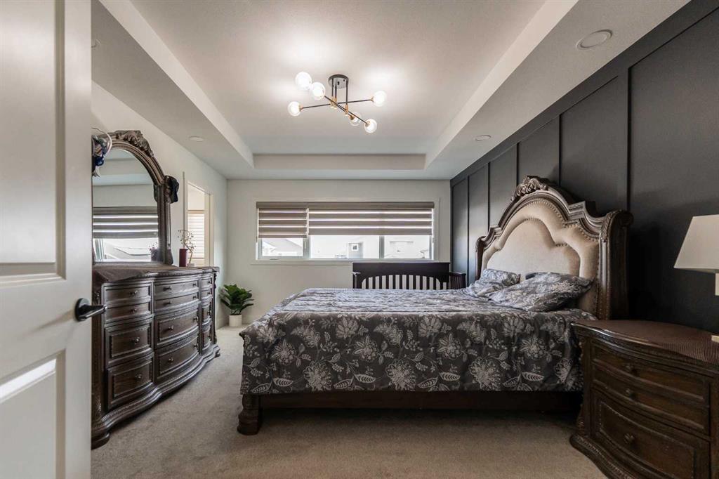 692 Sixmile Crescent S